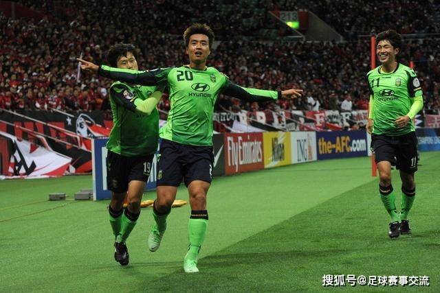 山东泰山27名球员参加合练 后腰位置可能有调整